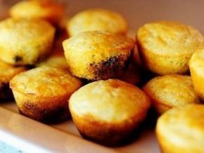 Corn Meal Mini Muffins with Dried Blueberries
